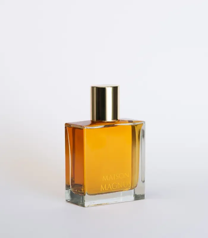 rituel de départ, eau de parfum d'intérieur éternelle pour femme de maison magnus, parfums haut de gamme élaborés à Grasse.