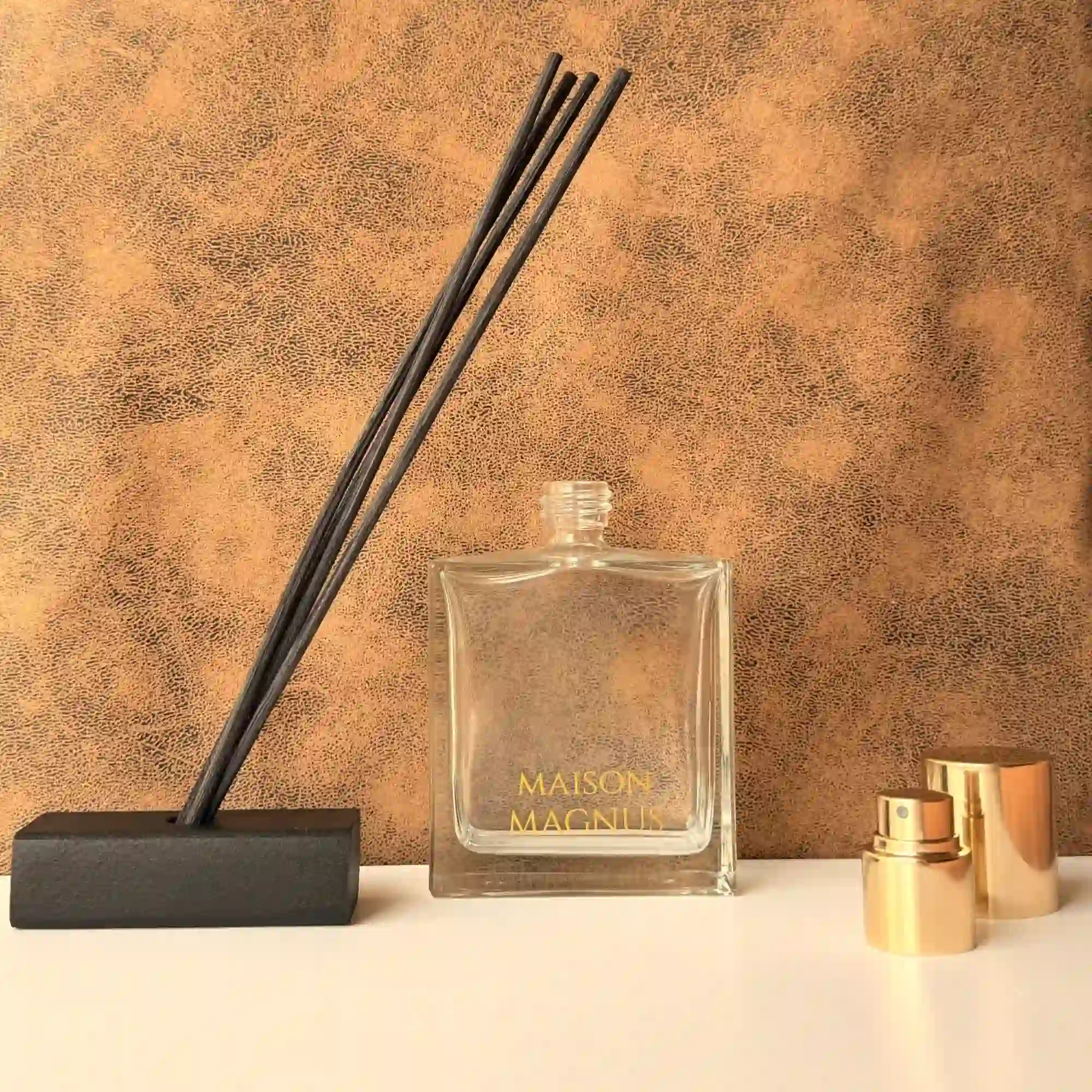 Flacon 2 en 1 Maison Magnus spray parfum d'intérieur ou diffuseur